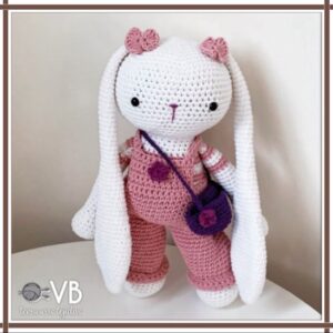 conejita de orejas largas aurora