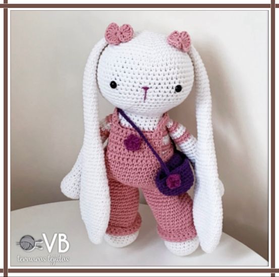 conejita de orejas largas aurora